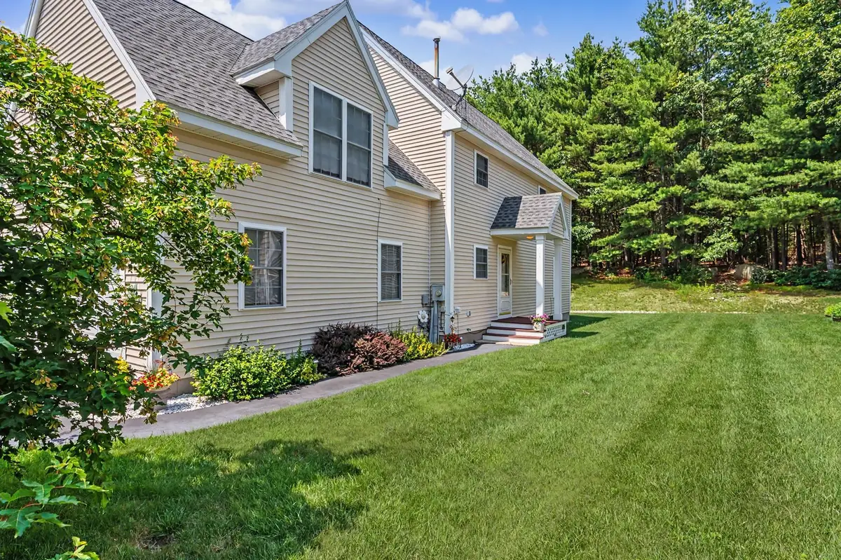 68 Barbara Lane, Hudson, NH 03051 - #1