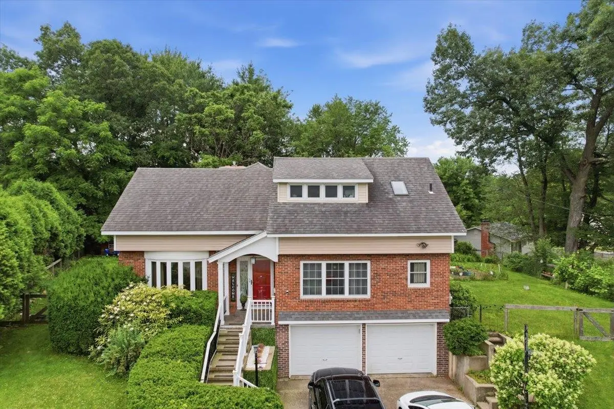 22 Redwood Terrace, Essex Junction, VT 05452 - #1
