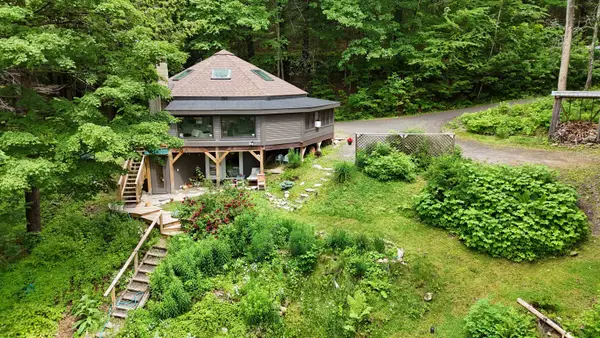 239 Harwood Place, Townshend, VT 05353