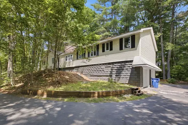37 Hall Road, Londonderry, NH 03053