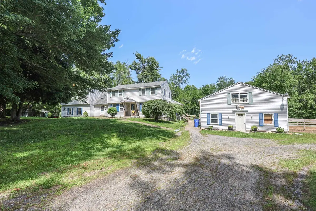 22 Holton Circle, Londonderry, NH 03053 - #1
