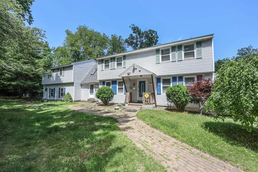 22 Holton Circle, Londonderry, NH 03053 - #2