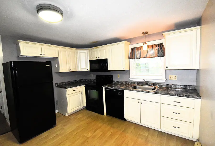210 Circle Road #F-3, Manchester, NH 03103 - #2