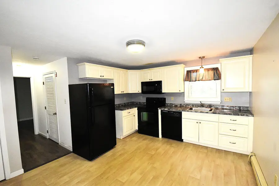 210 Circle Road #F-3, Manchester, NH 03103 - #3