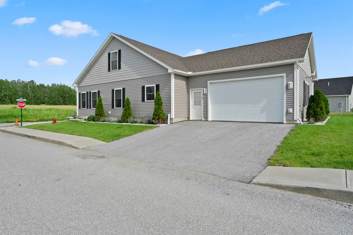 978 Franklin Park West, Saint Albans, VT 05478 - #1