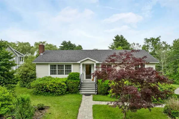 6 Bassett Road, Wolfeboro, NH 03894