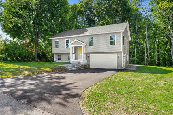 15 Bartlett Street, Epping, NH 03042