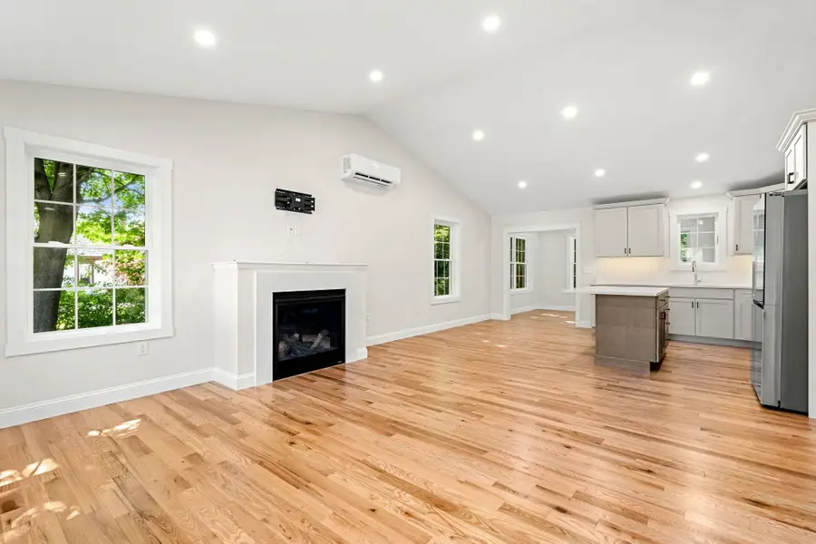 15 Bartlett Street, Epping, NH 03042 - #3