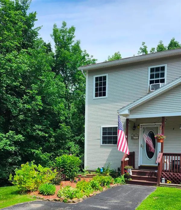 31 Twin Court, St. Albans Town, VT 05478