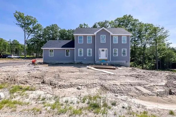 8 Blaisdell Court, Raymond, NH 03077