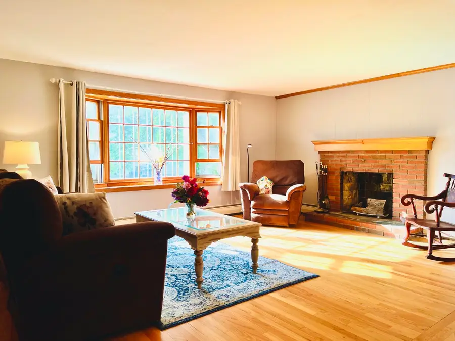 21 Elmwood Avenue, Salem, NH 03079 - #3