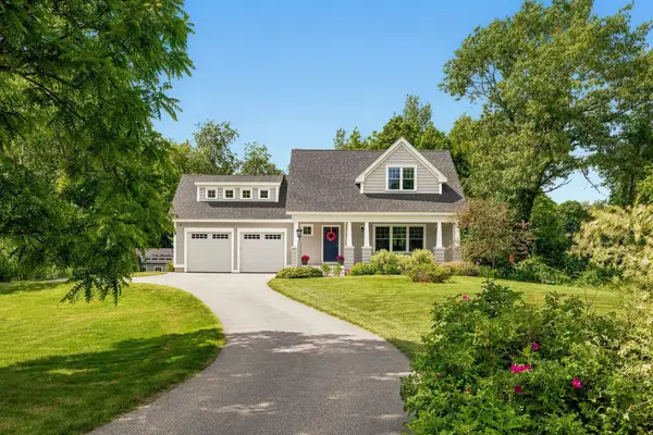 4 Betty Lane, Stratham, NH 03885