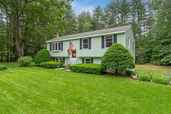 8 Rocky Hill Road, Litchfield, NH 03052