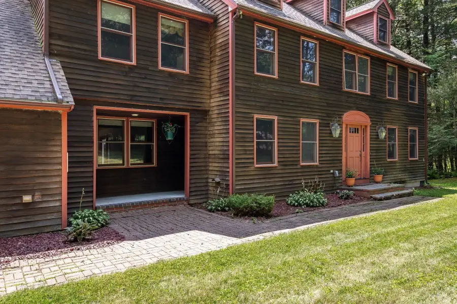 6 Gas Light Lane, Kensington, NH 03833 - #3