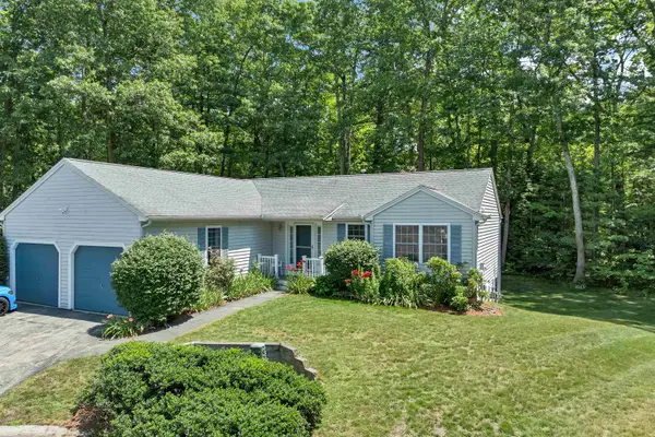 4 Glasgow Circle, Hudson, NH 03051