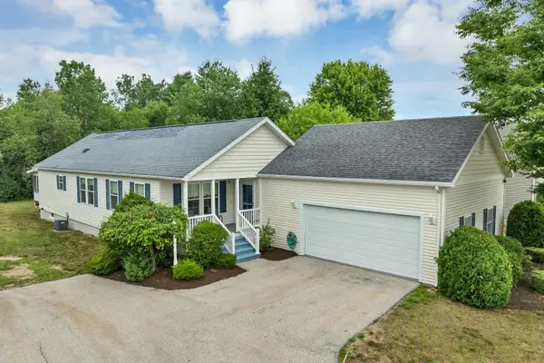 57 Sagewood Circle, Hooksett, NH 03106