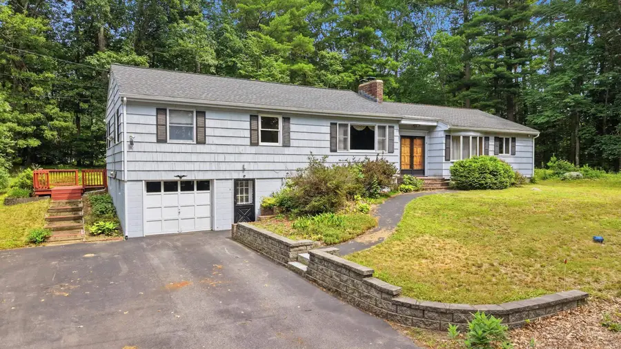 8 Escumbuit Road, Derry, NH 03038 - #3