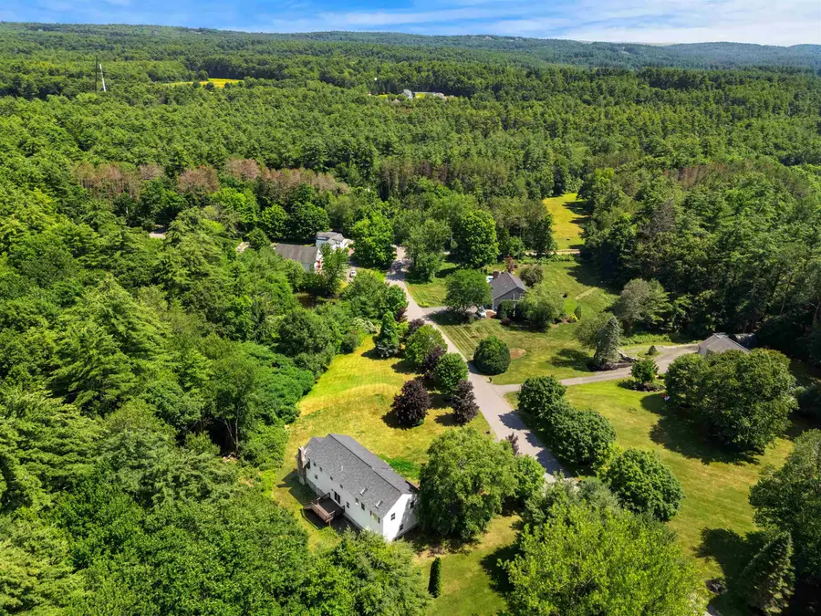 4 Elijah Hill Lane, Londonderry, NH 03053 - #3