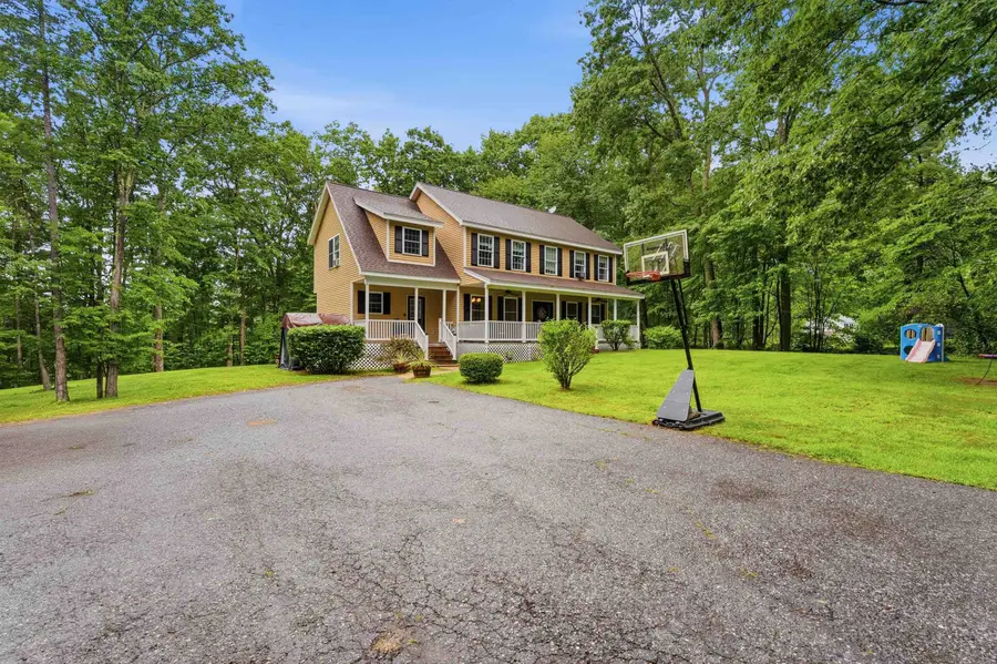 8 Tyler Drive, Londonderry, NH 03053 - #3