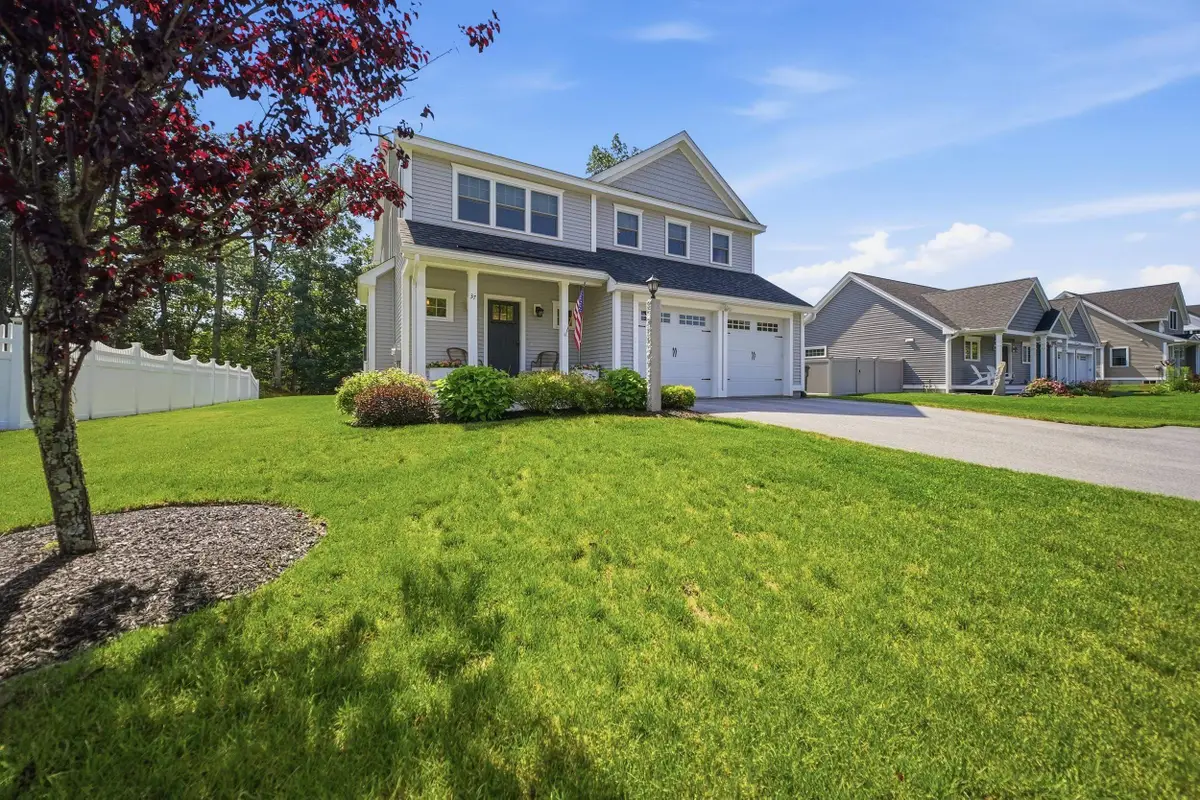 37 Clover Lane, Londonderry, NH 03053 - #1