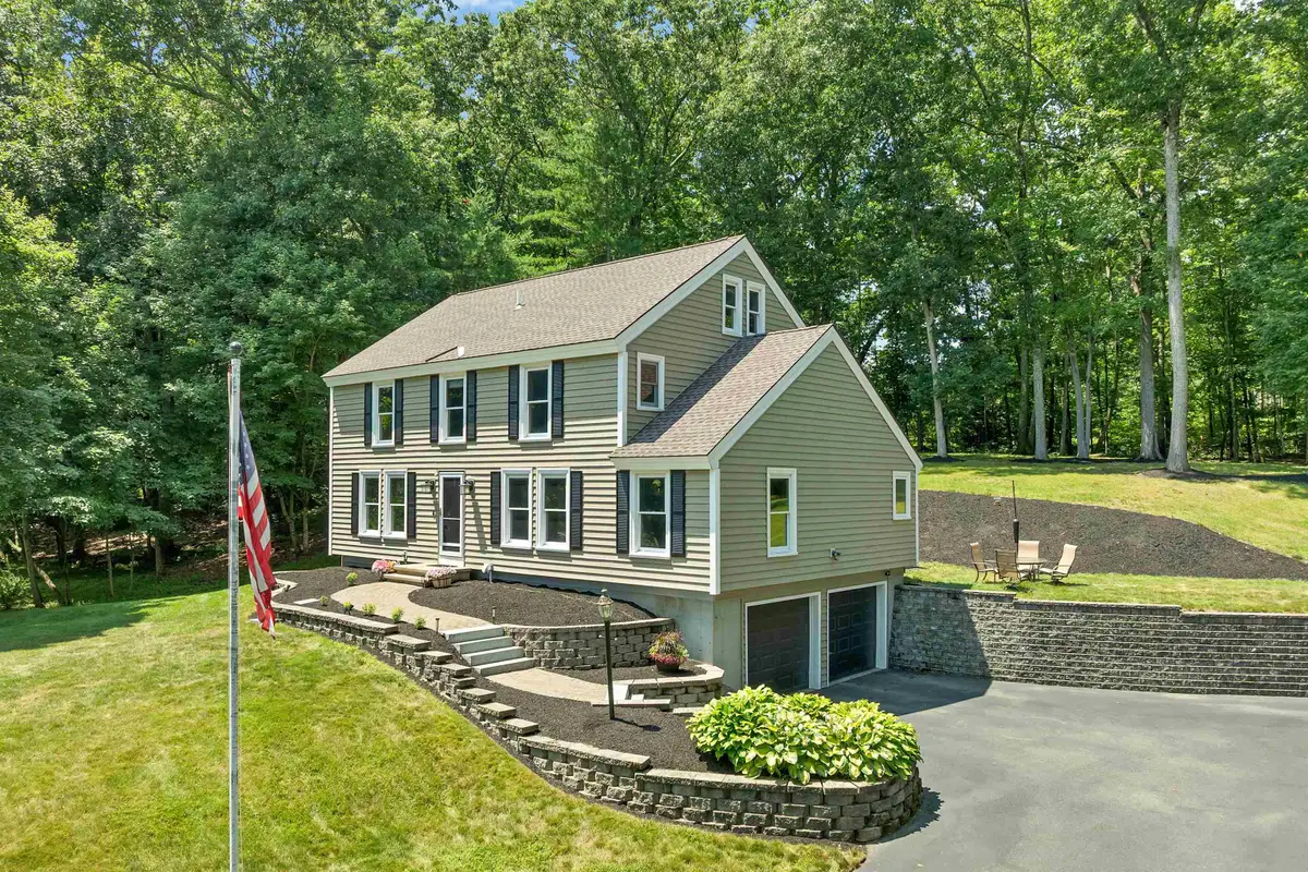 47 White Plains Avenue, Londonderry, NH 03053 - #1