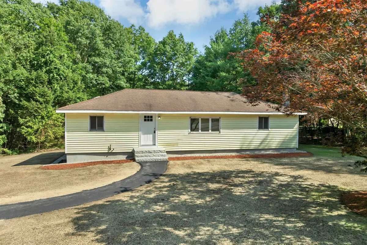 4 Loop Road, Londonderry, NH 03053 - #1