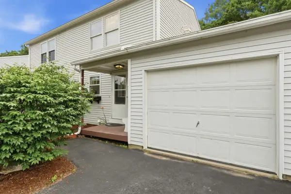 93 Hollow Creek Drive, Colchester, VT 05446