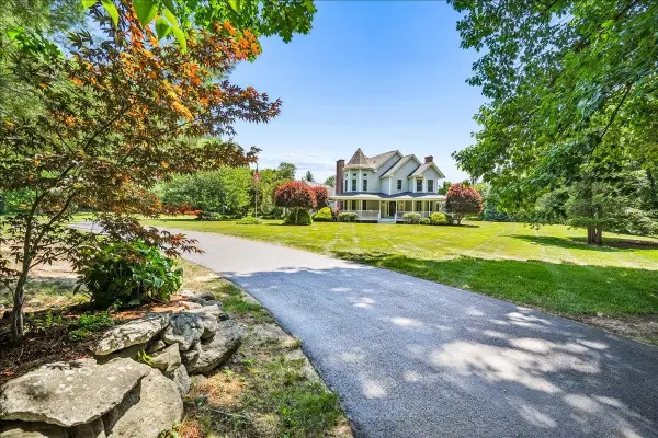 7 King James Drive, Londonderry, NH 03053