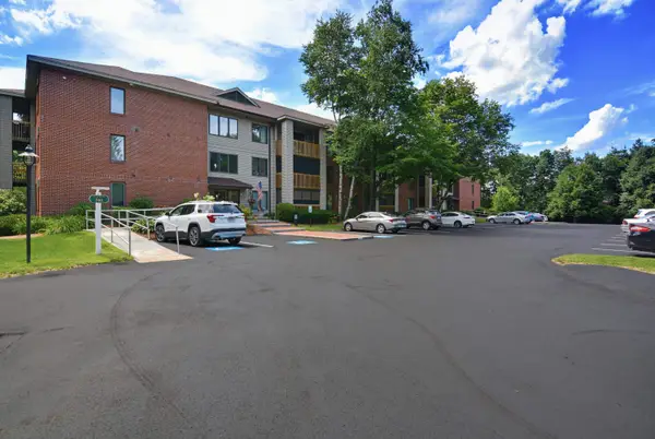 500 Candlewood Park Drive #35, Nashua, NH 03062