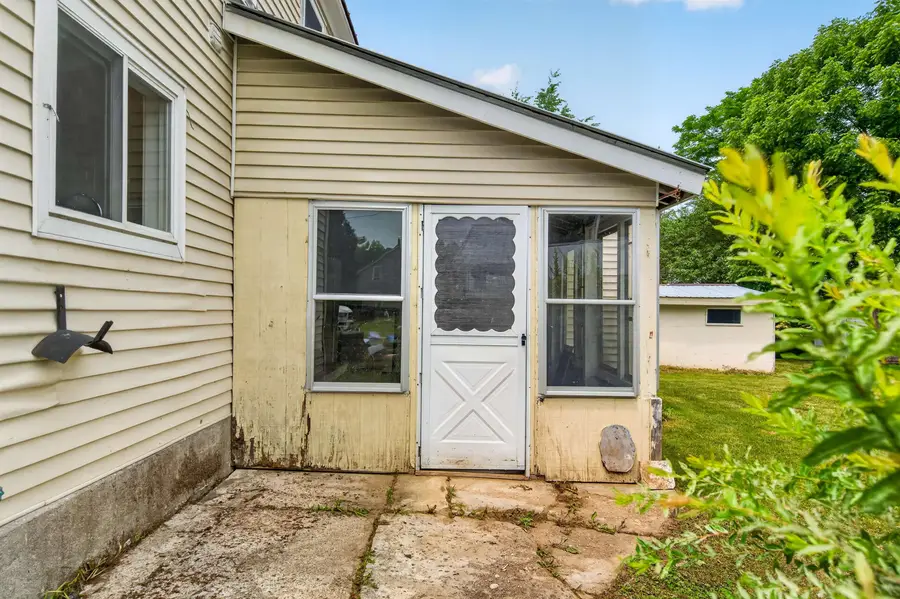 2 Willow Street, Proctor, VT 05765 - #3