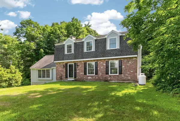 99 Stage Road, Hampstead, NH 03841