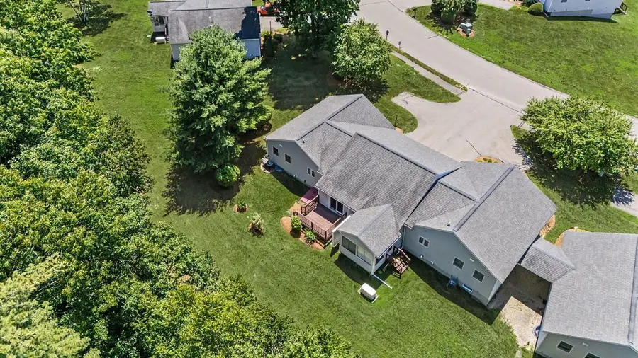 30 Rainbow Drive, Londonderry, NH 03053 - #3