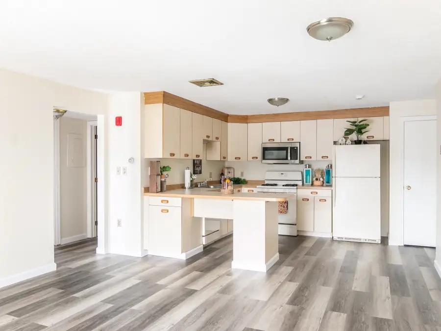 3 Roedean Drive #Apt 208, Nashua, NH 03063 - #3