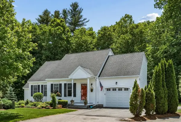 32 Peacock Brook Lane, Amherst, NH 03031