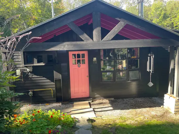 105 Buck Road, Warren, VT 05673