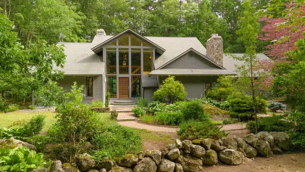 5 Farmington Road, Amherst, NH 03031