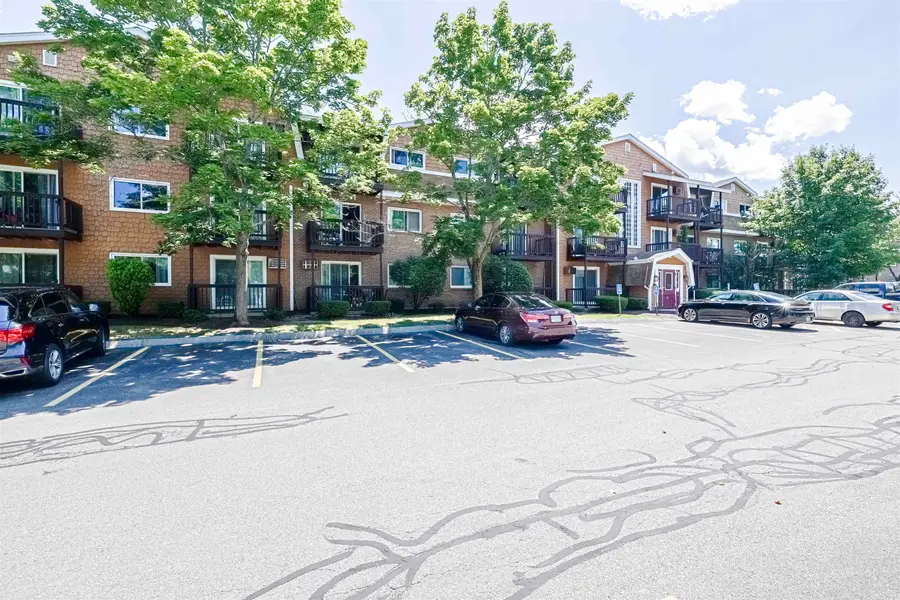 210 Brook Village Road #7, Nashua, NH 03062 - #3