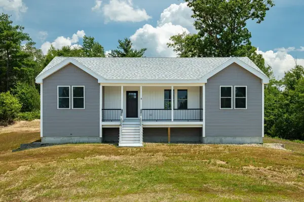 4 Hawthorne Road, Ossipee, NH 03864