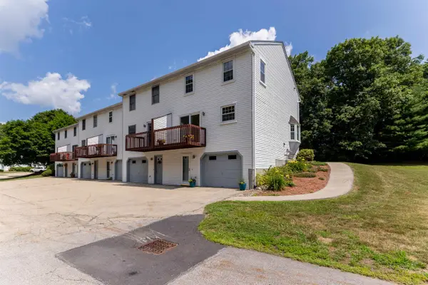 62  Lochmere Lane, Nashua, NH 03063