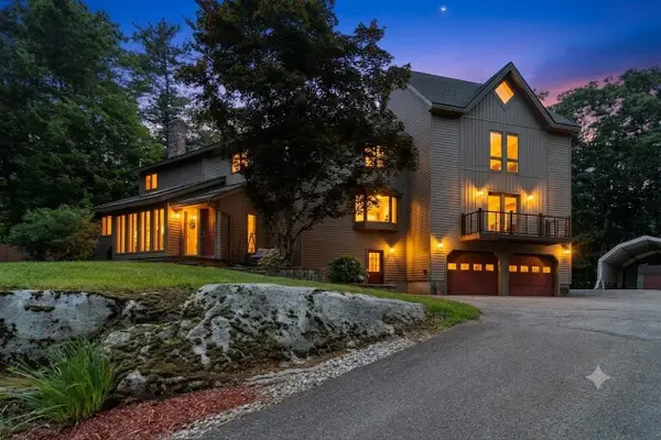 18 Windsor Boulevard, Londonderry, NH 03053