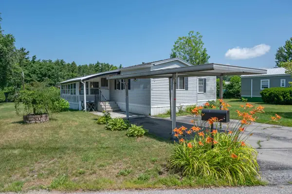 6 Embassy Avenue, Hooksett, NH 03106