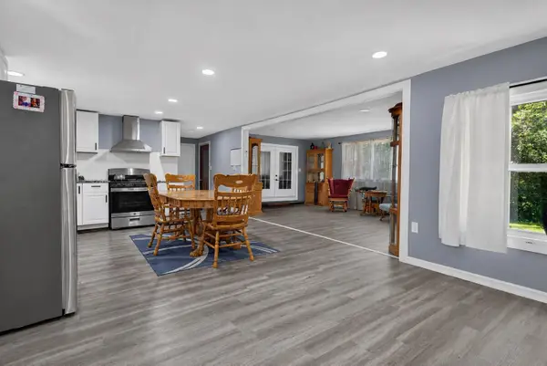 8 Acre Street, Raymond, NH 03077