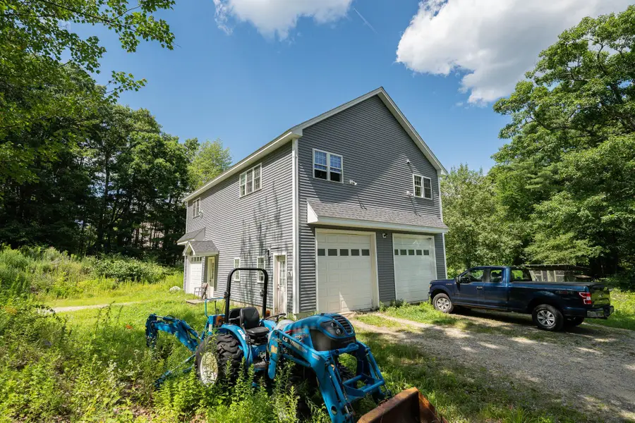 7 Woods Avenue, Londonderry, NH 03053 - #3