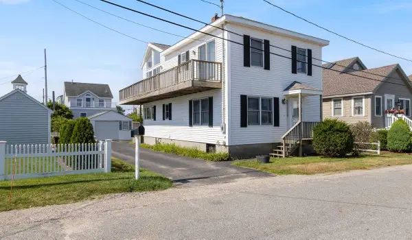 1 twelfth Street, Hampton, NH 03842