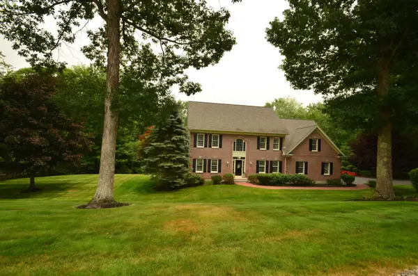 35 Colonel Daniels Drive, Bedford, NH 03110