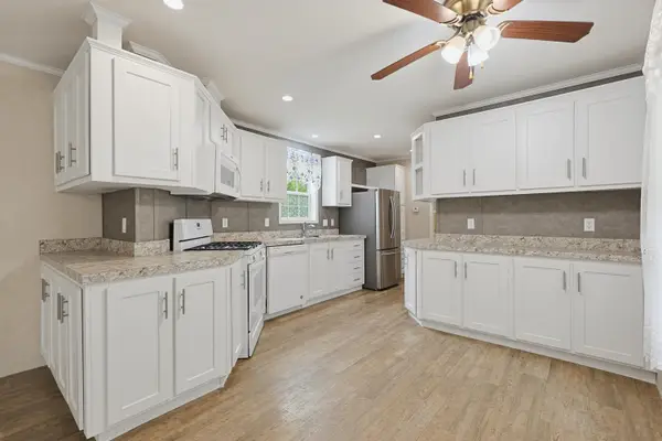 83 Boxwood Lane, Raymond, NH 03077
