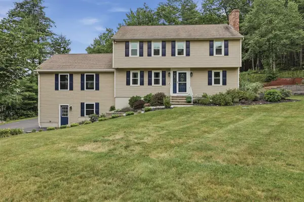 17 Windsor Boulevard, Londonderry, NH 03053