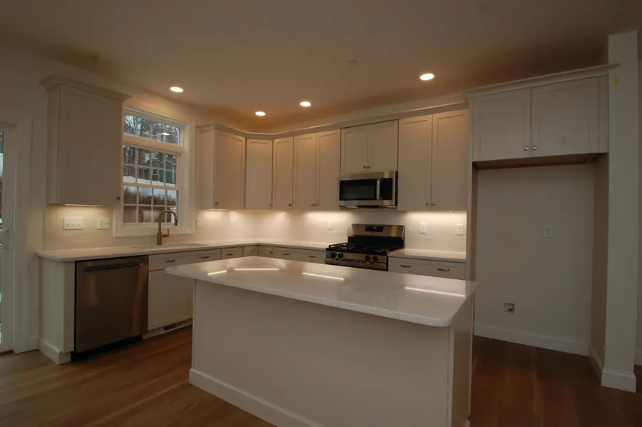 4C Dearborn Circle, Goffstown, NH 03045 - #2