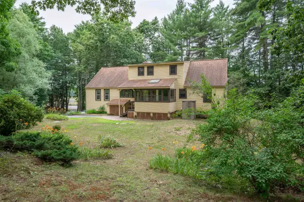 68 Merrimack Road, Amherst, NH 03031