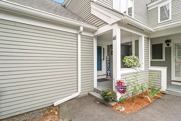 41 Aster Court, Nashua, NH 03062